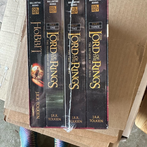 Lord of the Rings Books - Picture 3 of 4